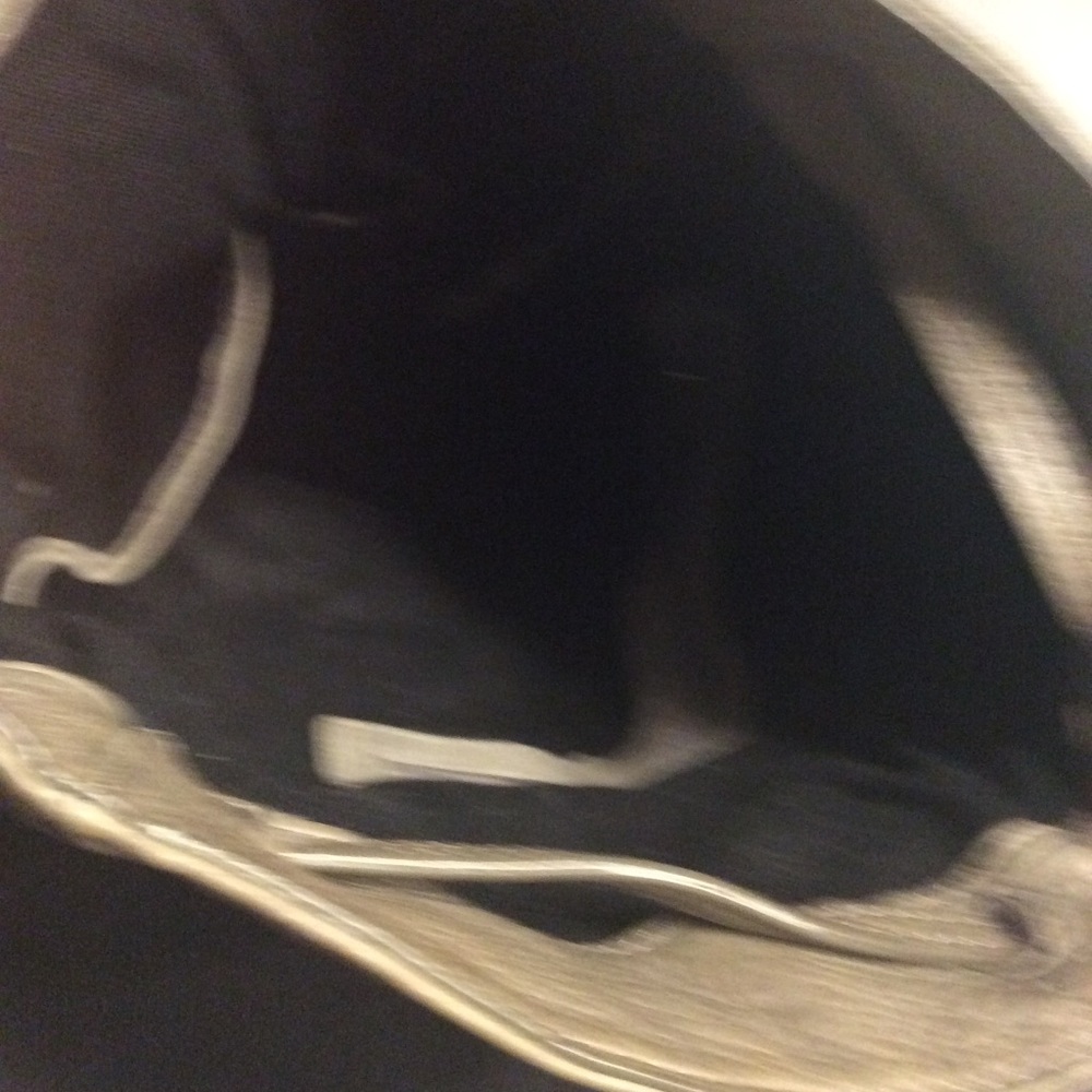 🪴Kenneth Cole - Drawstring Pebble Leather Backpack - Picture 10 of 14